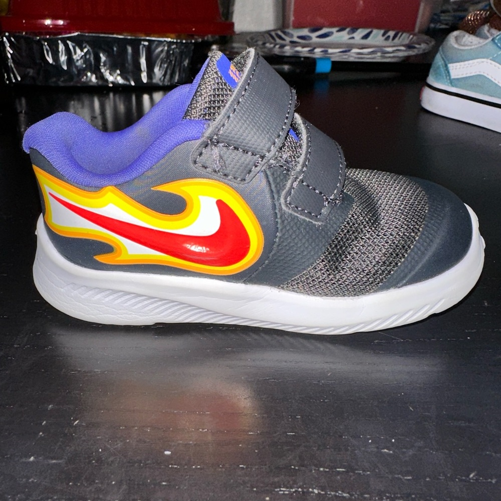 Toddler Nikes 5c